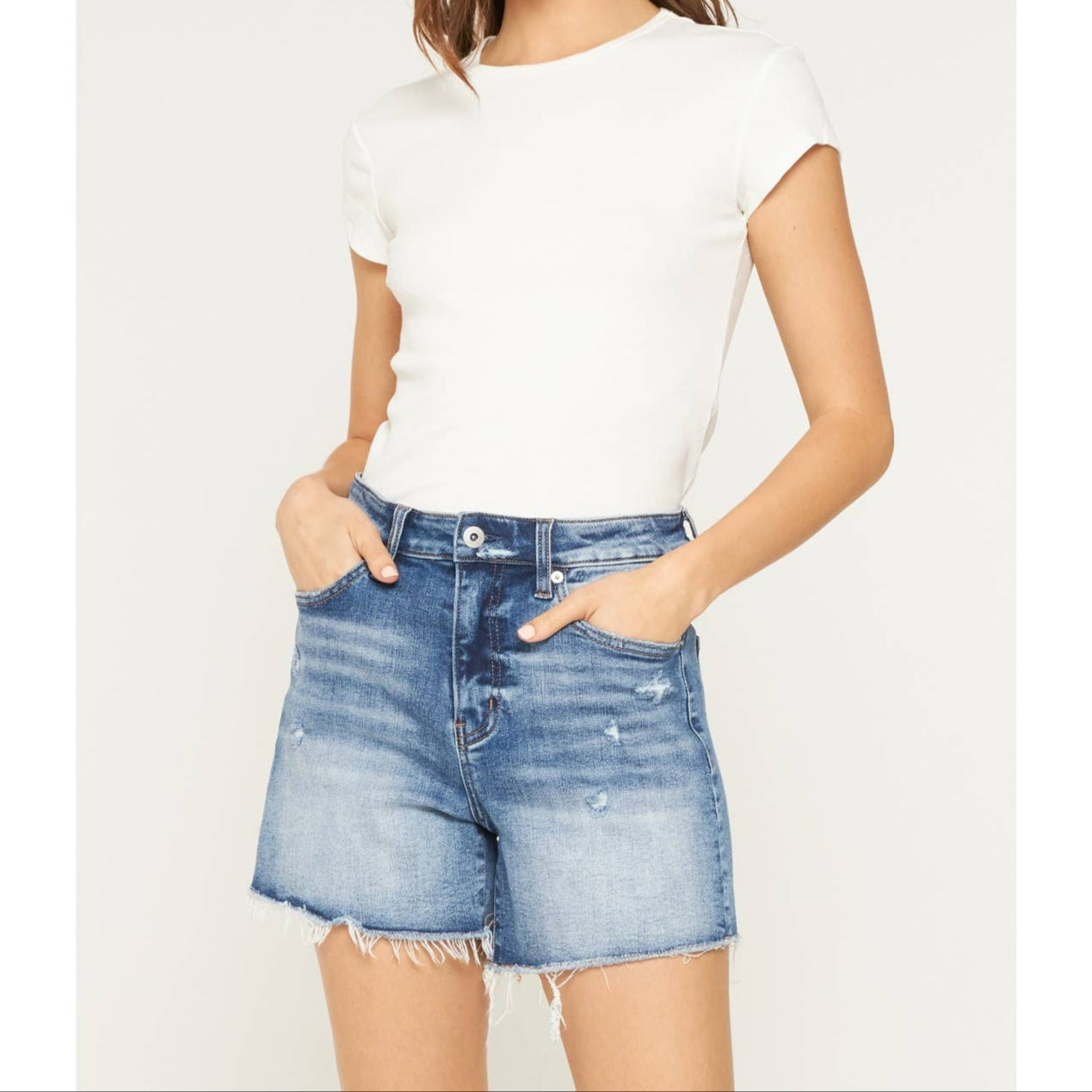 SUPER HIGH RAW HEM MID LENGTH SHORTS