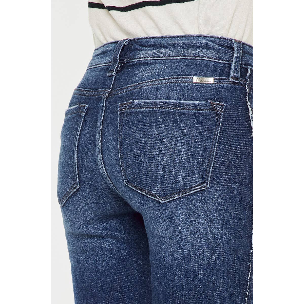 MID RISE SLIM STRAIGHT JEANS