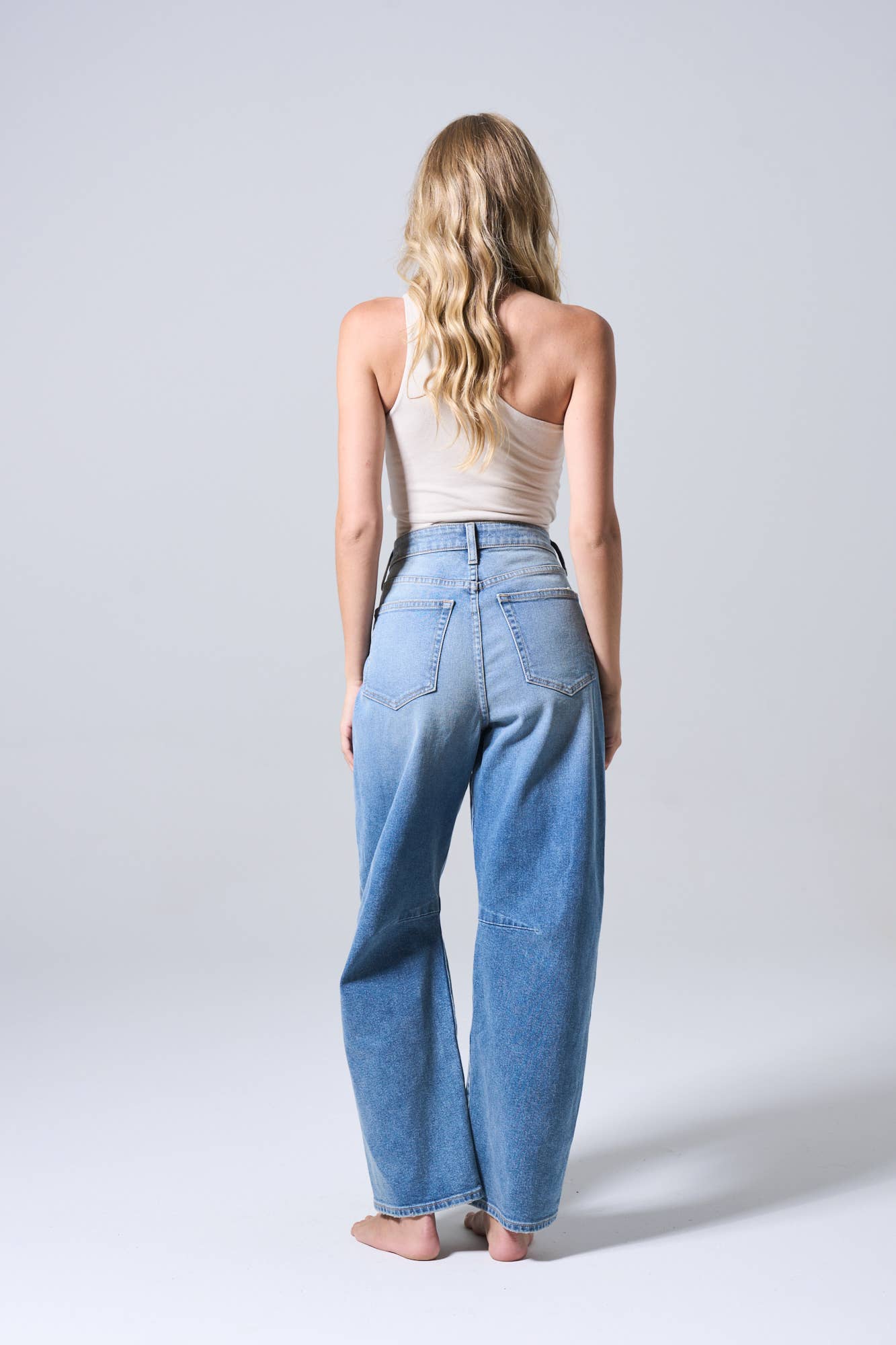 HIGH RISE STRAIGHT BARREL JEANS