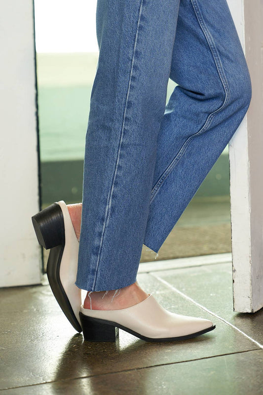 POINTED-TOE SLIP ON BLOCK HEEL MULE