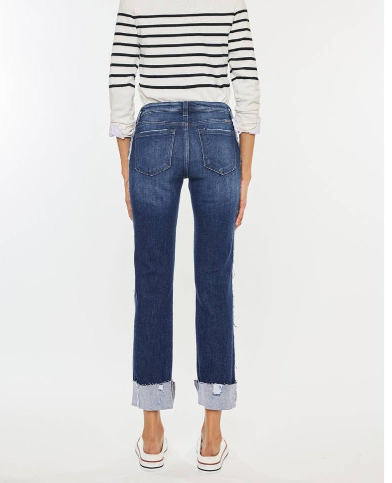 MID RISE SLIM STRAIGHT JEANS