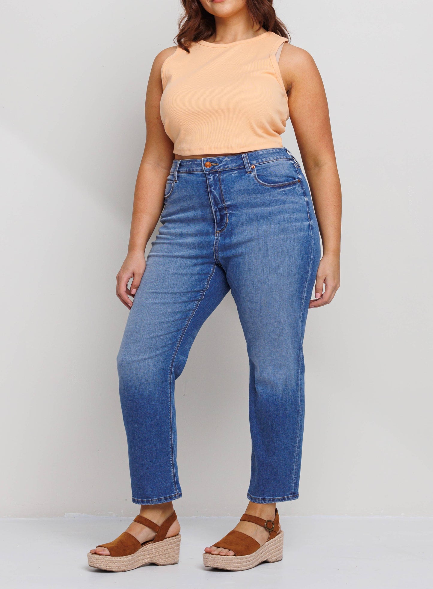 MID RISE SKINNY DENIM IN CLASSIC MEDIUM WASH