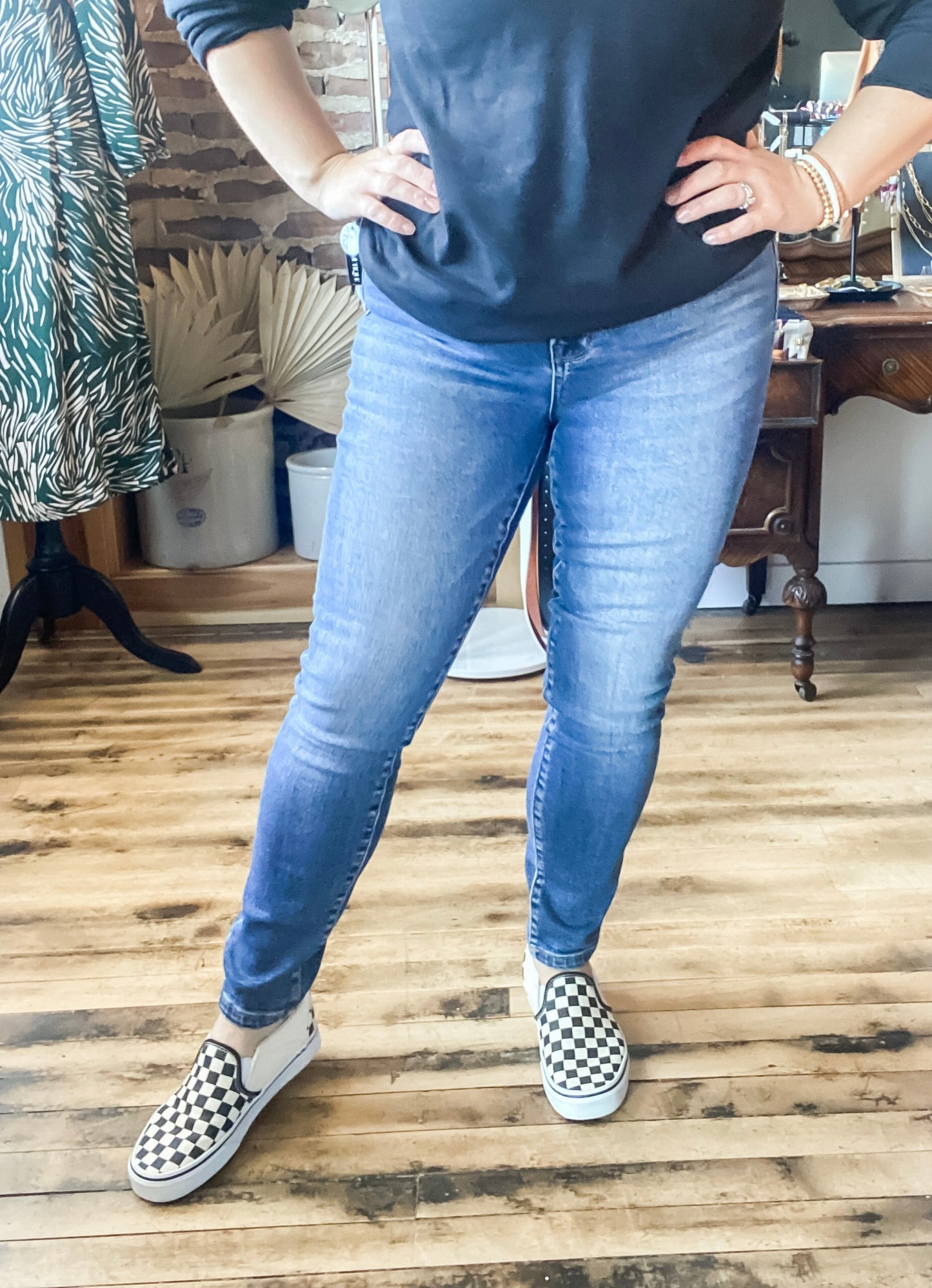 Vervet-High Rise Ankle Skinny