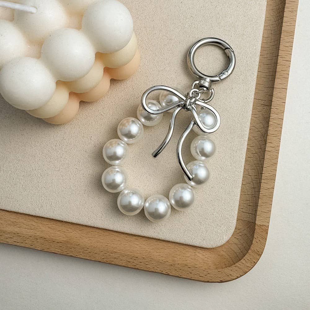 JOSSLYN by wall to wall - BAG CHARM-PEARL KEYCHAIN BAG CHARM | 40KC139