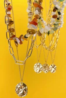 NATURAL STONE LAYER NECKLACE |