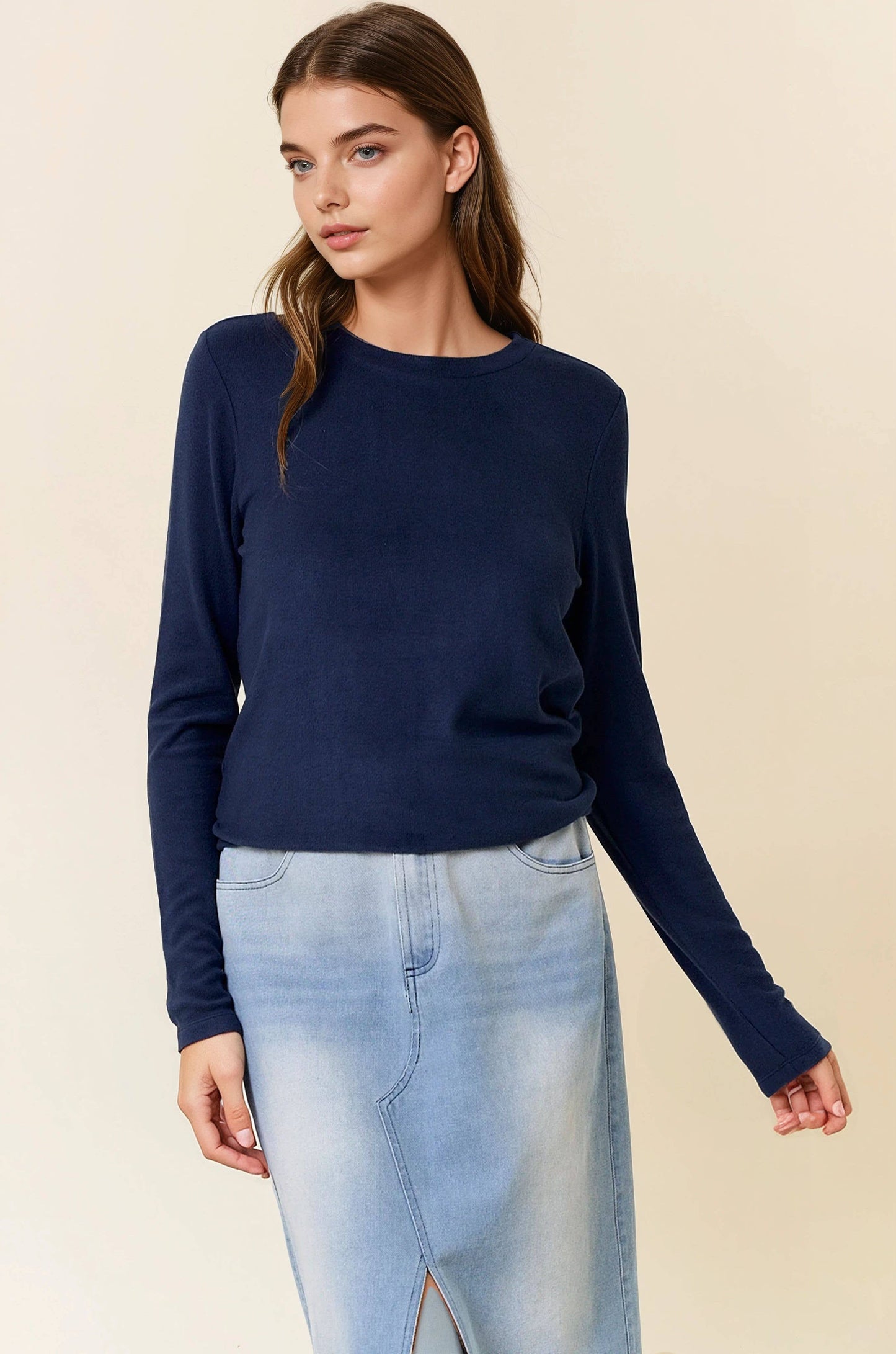 ROUND NECK SOFT KNIT TOP