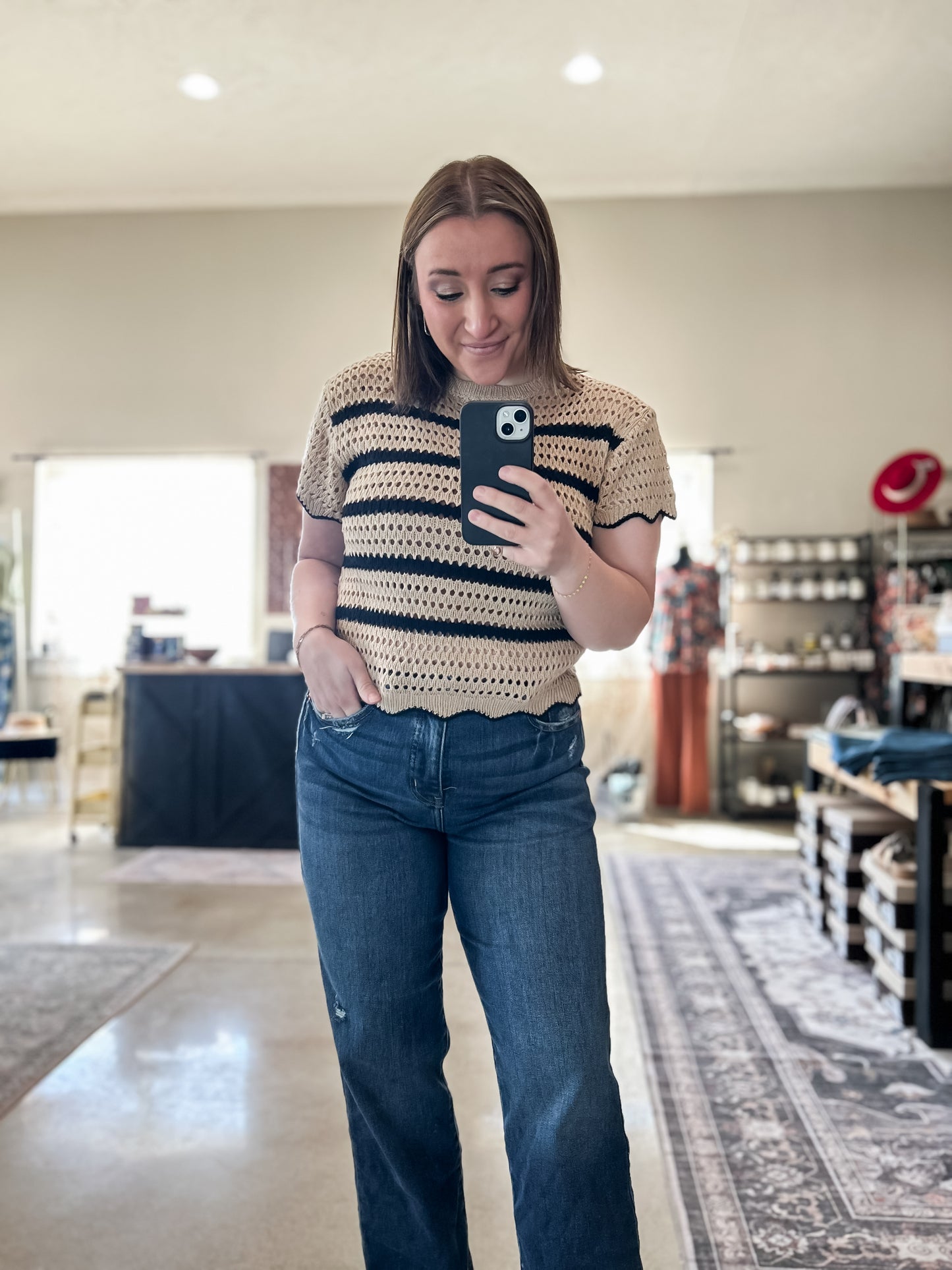 Round Neck Scalloped Edge Short Sleeve Sweater
