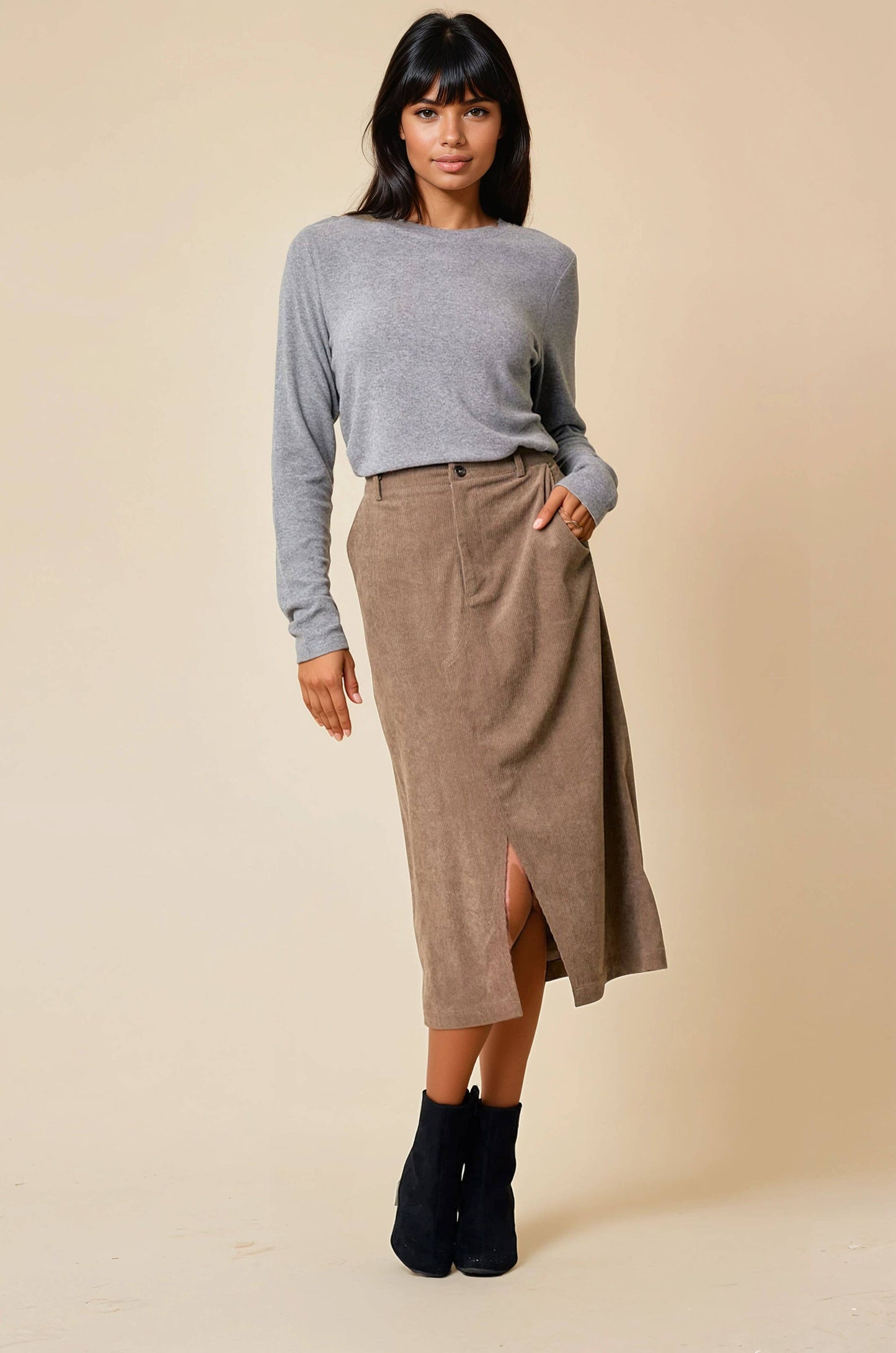 ROUND NECK SOFT KNIT TOP