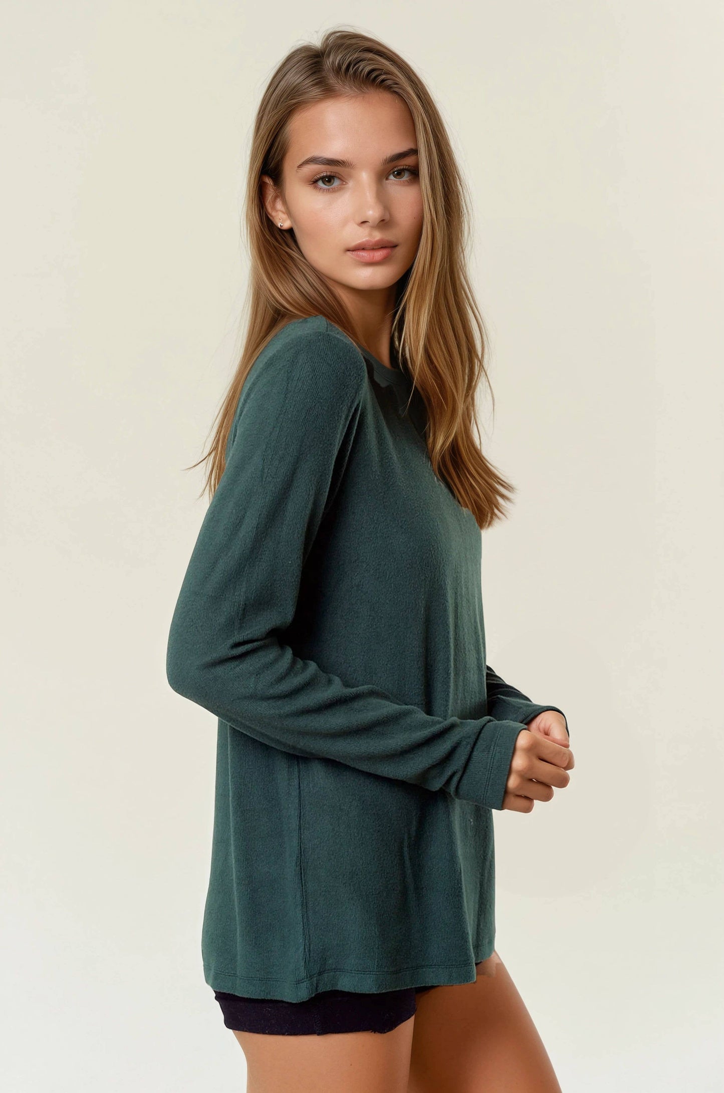 ROUND NECK SOFT KNIT TOP