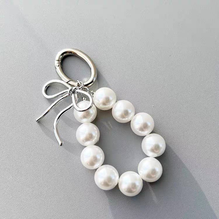 JOSSLYN by wall to wall - BAG CHARM-PEARL KEYCHAIN BAG CHARM | 40KC139