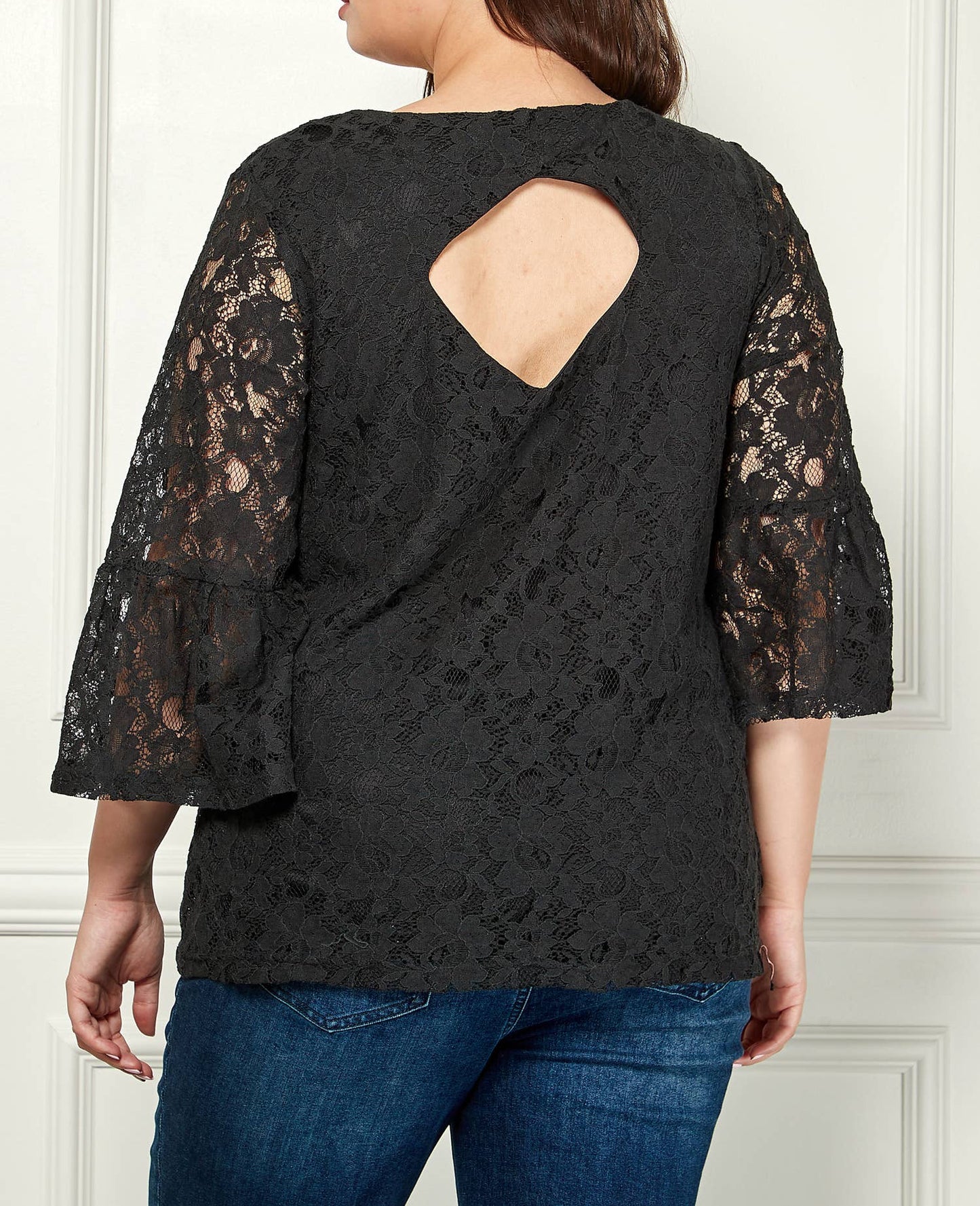 PLUS SIZE V- NECK ELBOW SLEEVE LACE TOP