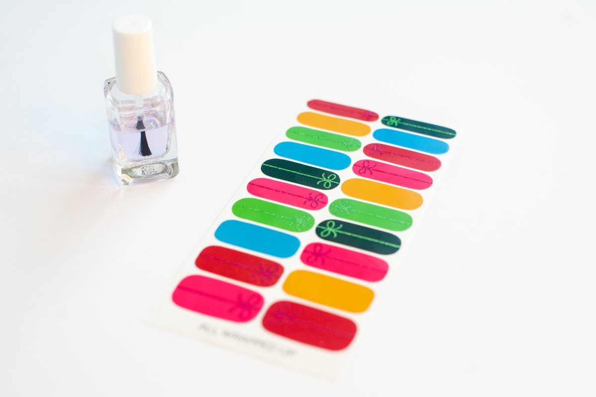 Ivy & Ash - All Wrapped Up | Colorful Glitter Christmas Gifts Nail Wraps