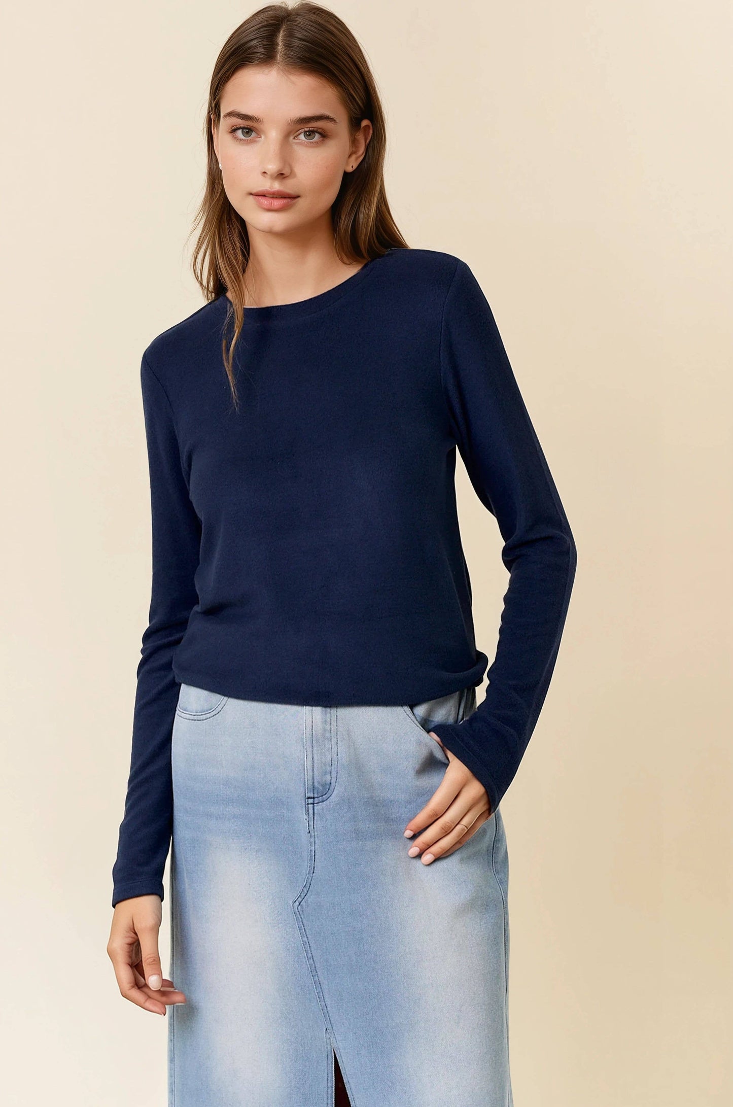 ROUND NECK SOFT KNIT TOP